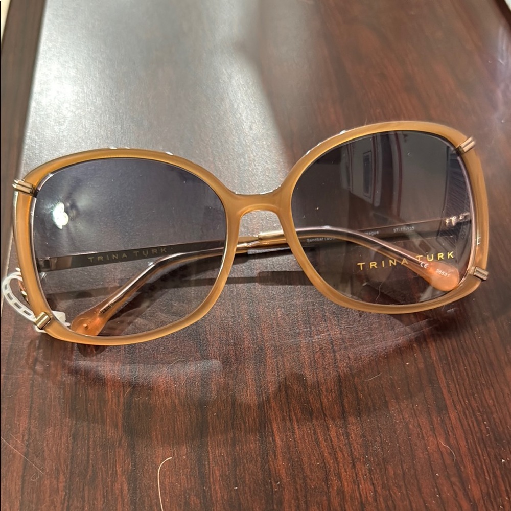 Trina Turk Brown Oversized Sunglasses with Gradient Lenses